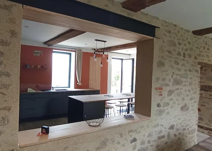 24 Personnes Hébergement de vacances *